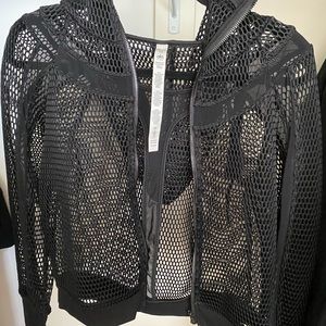 Alo stylish black jacket